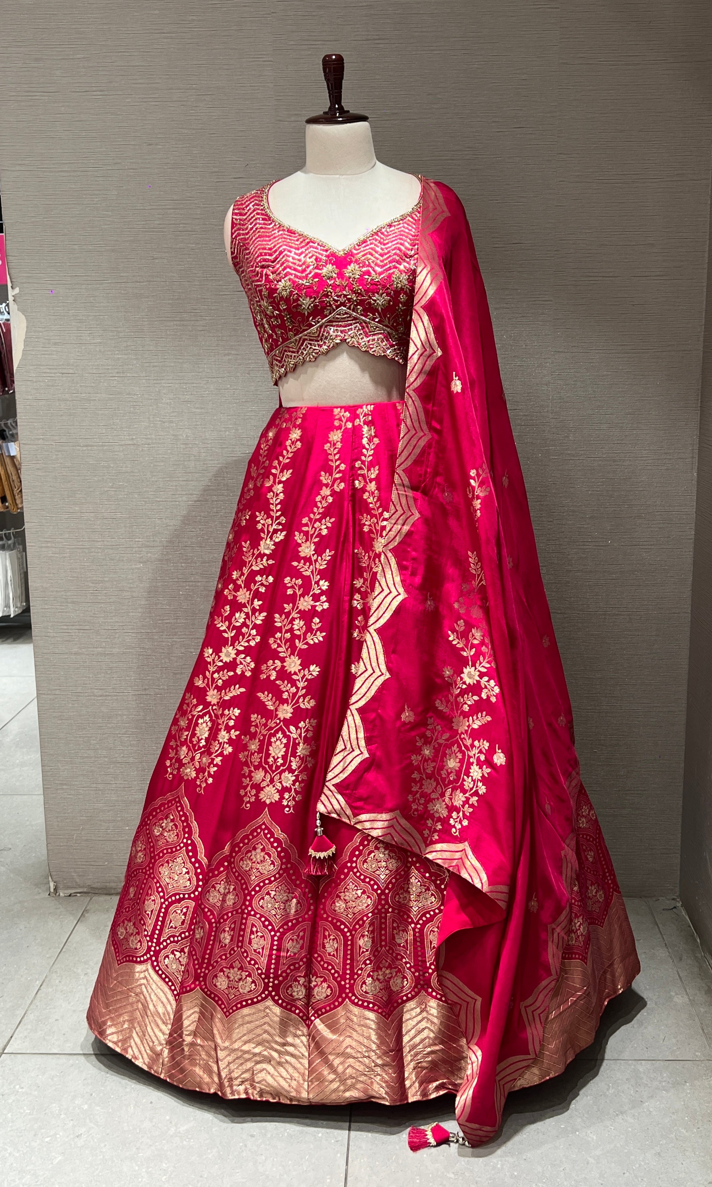 Rani pink GOLDEN BANARASI Lehenga