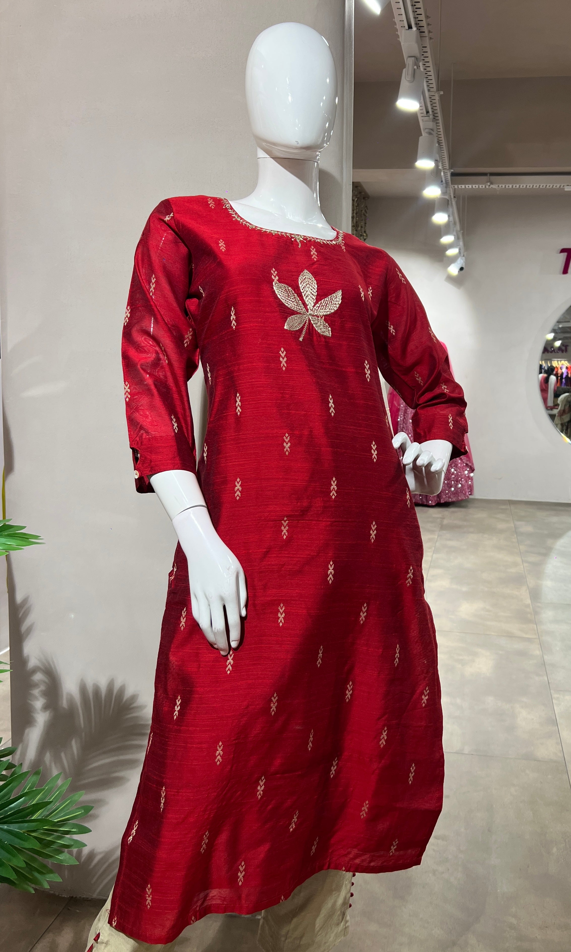 RED ETHNIC KURTA SET WITH  DUPATTA