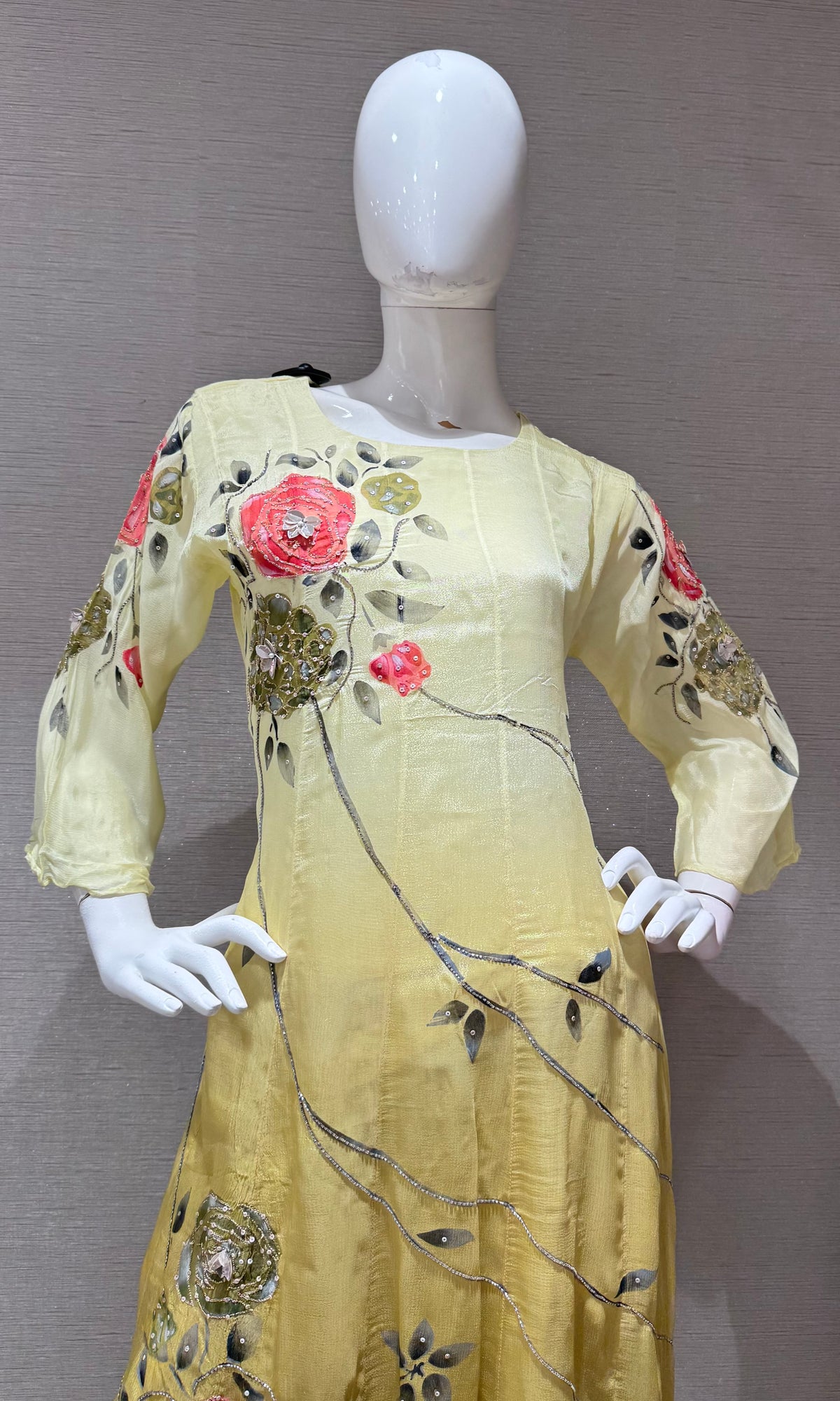 Liril Floral Embroidered Ethnic Kurta set with Dupatta