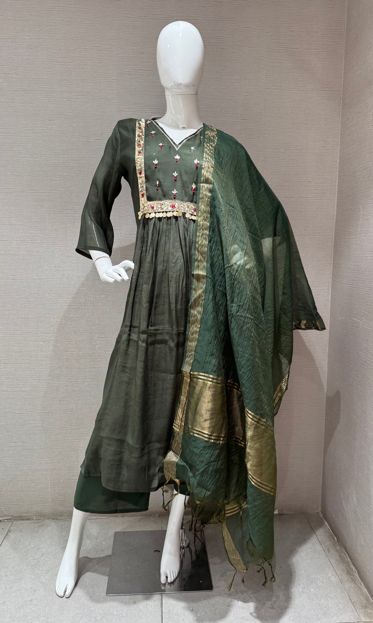 GREEN ETHNIC CHANDERI KURTA SET WITH DUPATTA