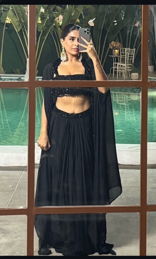 Komali Koneru wearing Tarangg